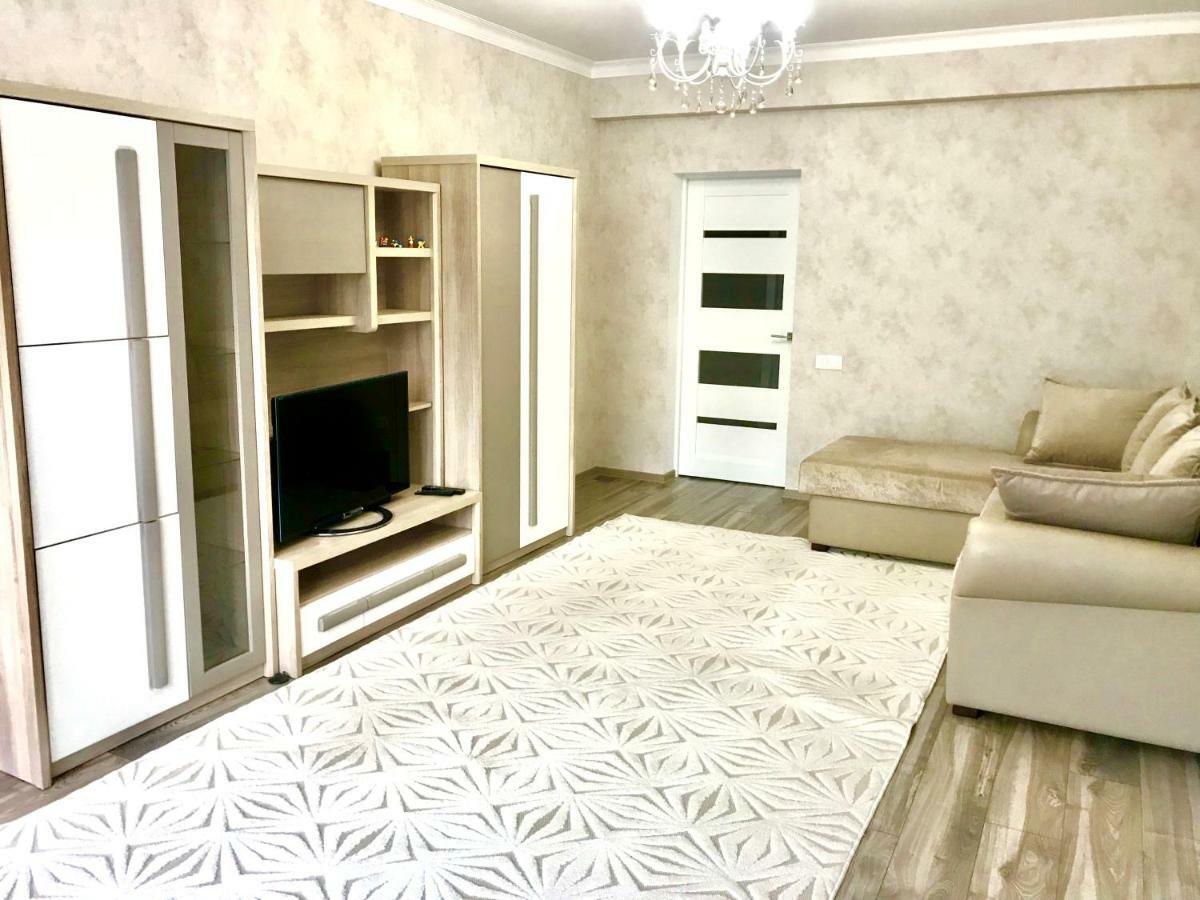 Center Apartment On Albisoara Street 基希讷乌 外观 照片